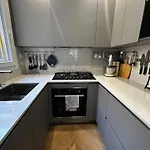 Giulia's Corner Apartment