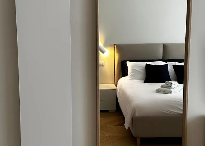 Giulia's Corner Apartment *