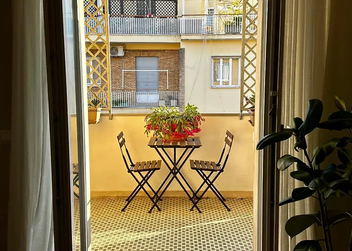 Giulia's Corner Apartment